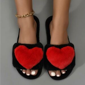 Women’s Heart Non-Slip Fluffy Slippers